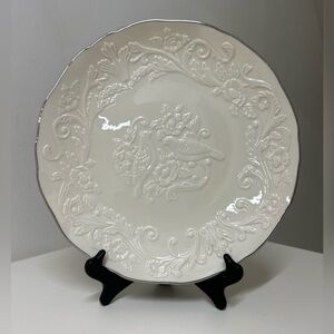 Platinum Trim Embossed Raised Relief LENOX WEDDING PROMISES Anniversary Plate
